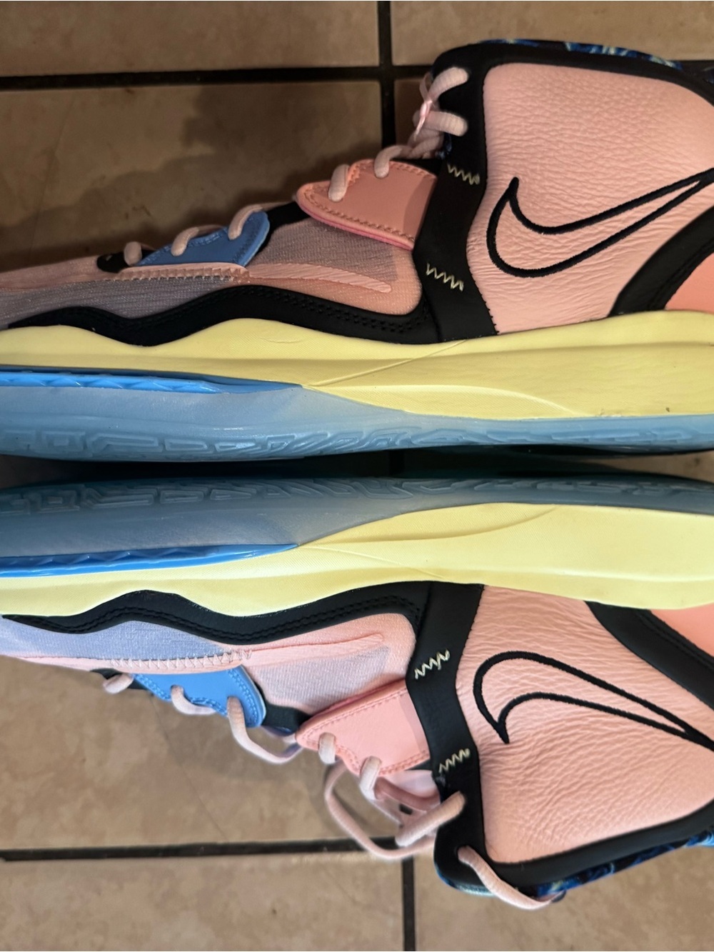 Nike Pink and Blue Men’s Athletic Basketball Shoes - Picture 6 of 11